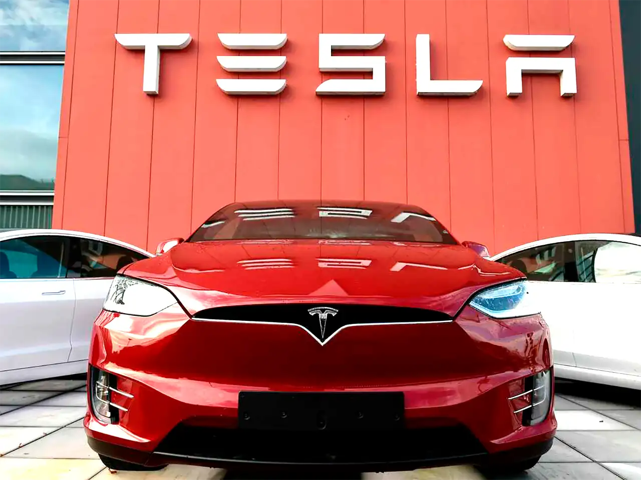 Tesla-to-start-operations-in-India-in-Pune-starting-this-October