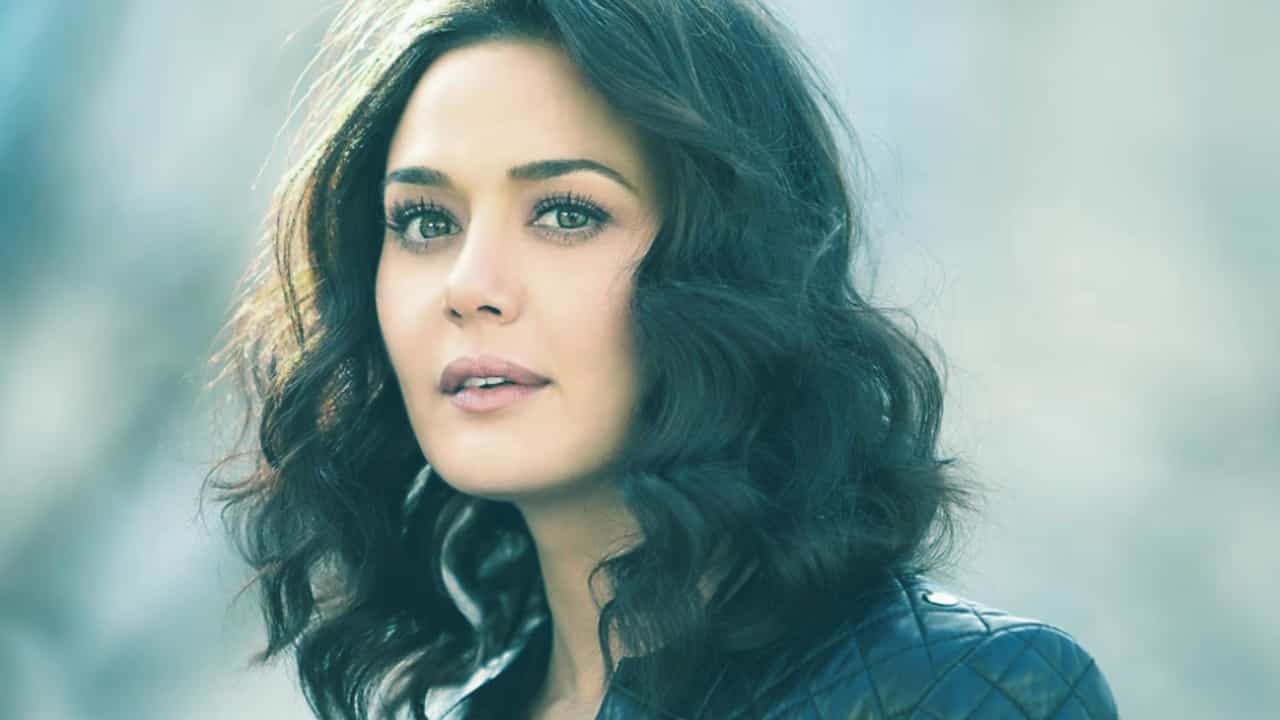 In-a-significant-real-estate-move-Bollywood-superstar-Preity-Zinta-has-acquired-a-lavish-apartment-worth-₹17.01-crore-in-Mumbai-upscale-Pali-Hill-area