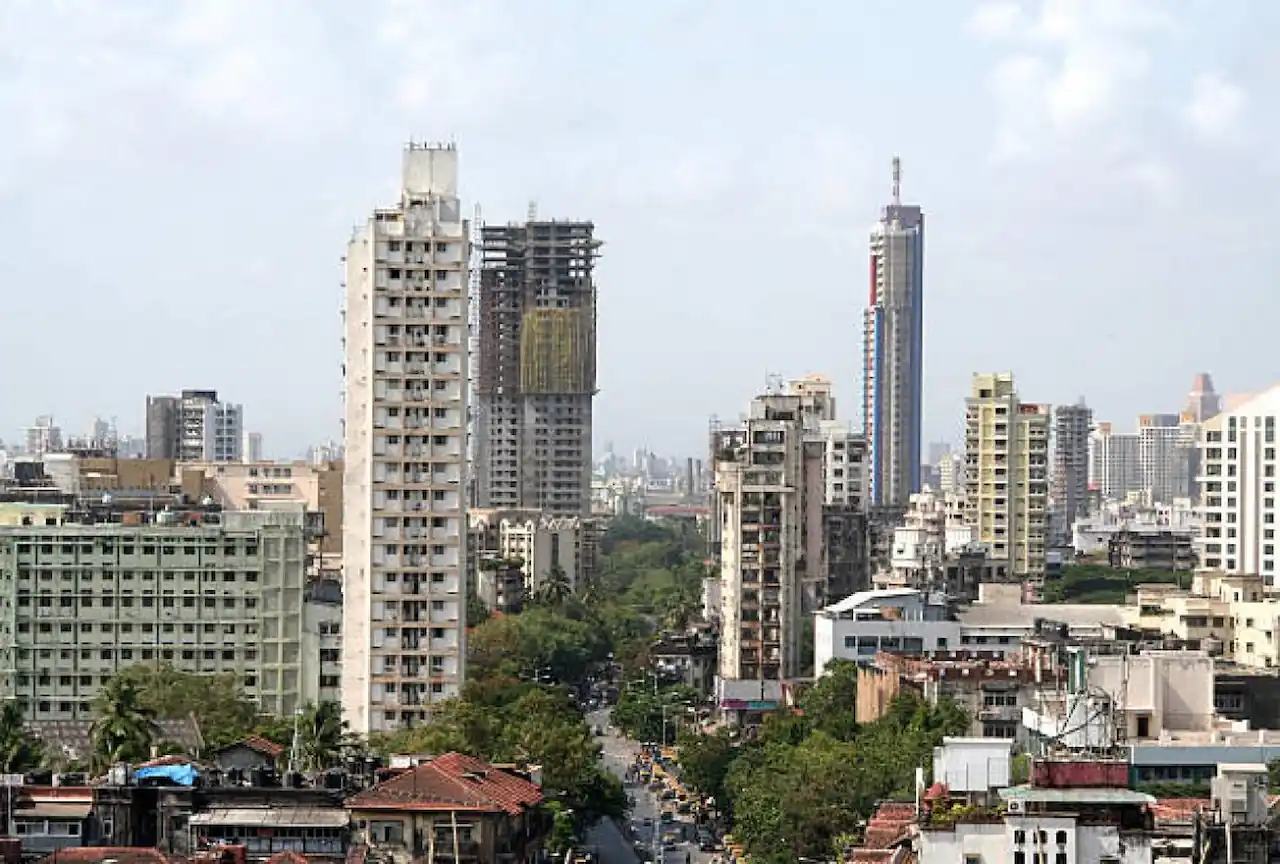 Mumbai-Real-Estate-Sees-Surge-in-Property-Registrations-in-April-2024
